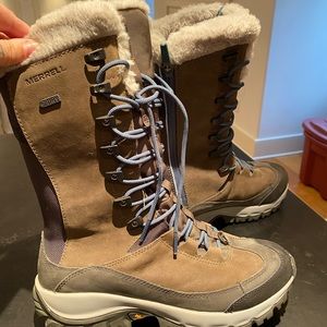 Womens Merrell winter boots. Size 8.5